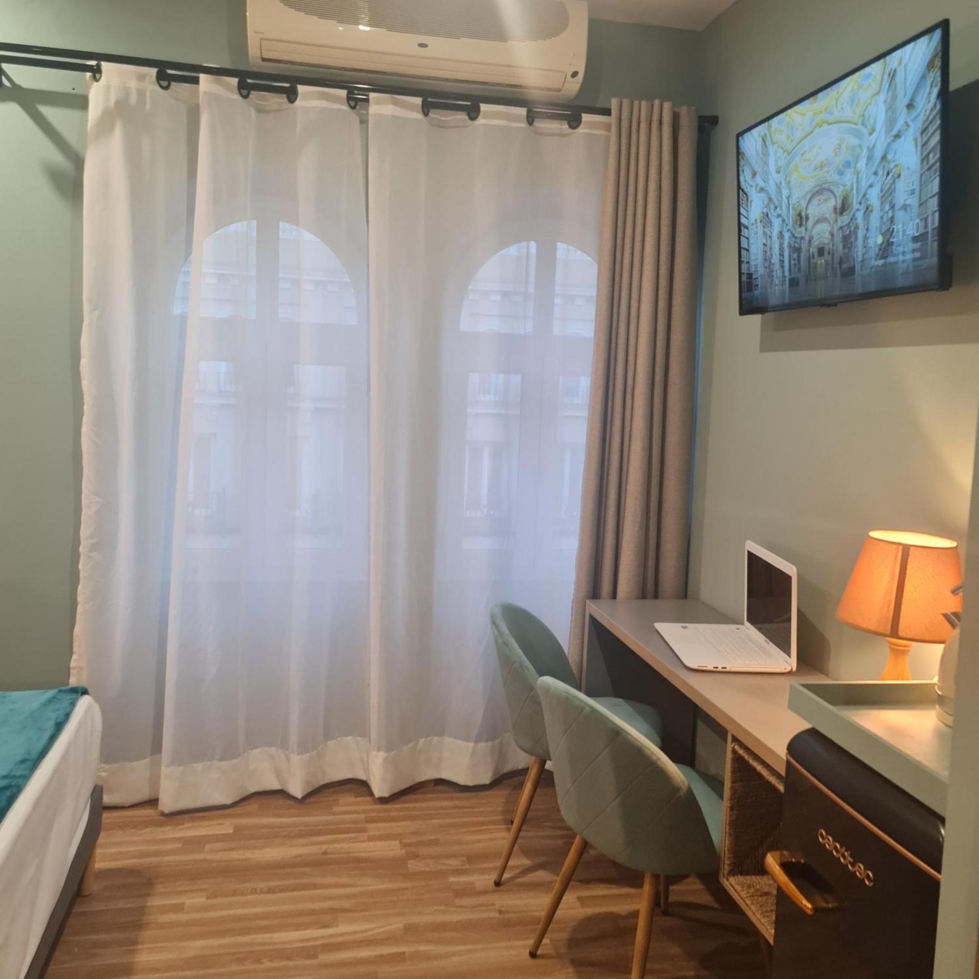 Luxury Green Hostal Madrid Gran Via Ngoại thất bức ảnh